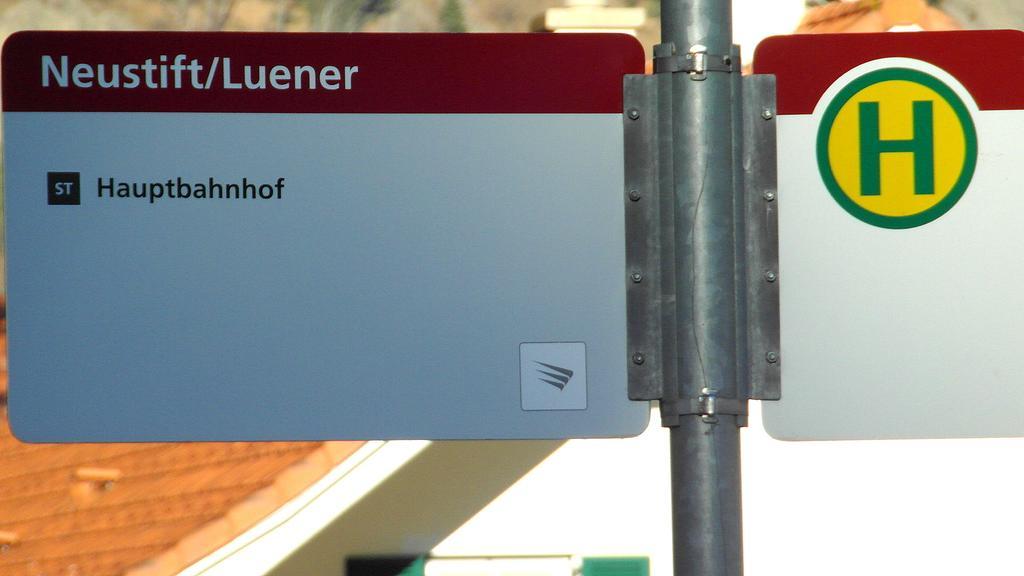 בית הארחה ניוסטיפט אים סטובאיטל 	Luenerhof מראה חיצוני תמונה